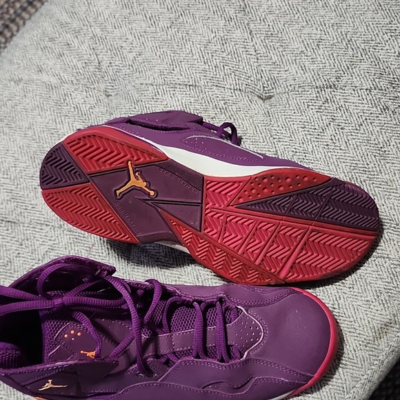 Nike Jordans Purple - Picture 4 of 5